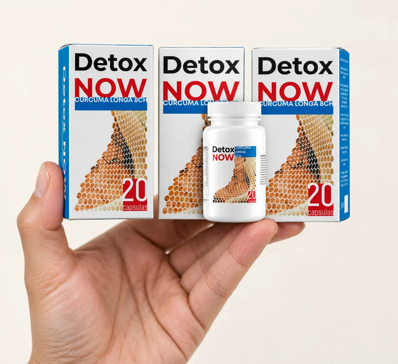 Detox Now — el envase en la mano